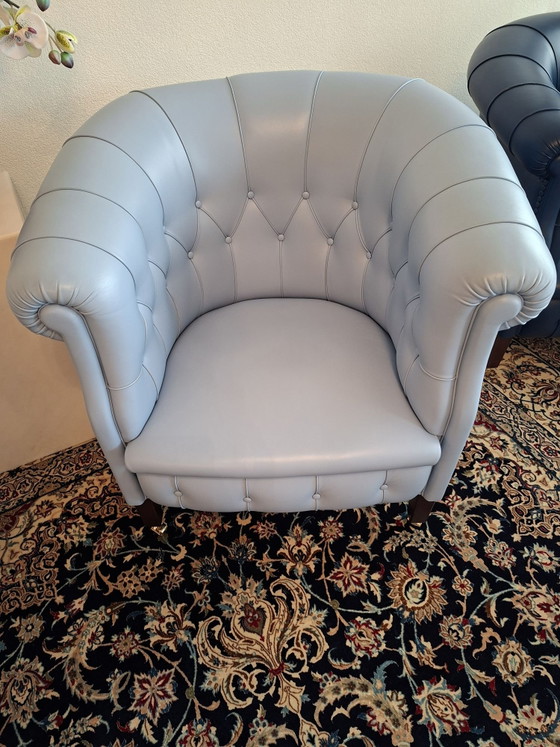 Poltrona Frau: 2 Sessel und 1 Hocker, Leder, Holz, Blau (Foto 2 von 6)