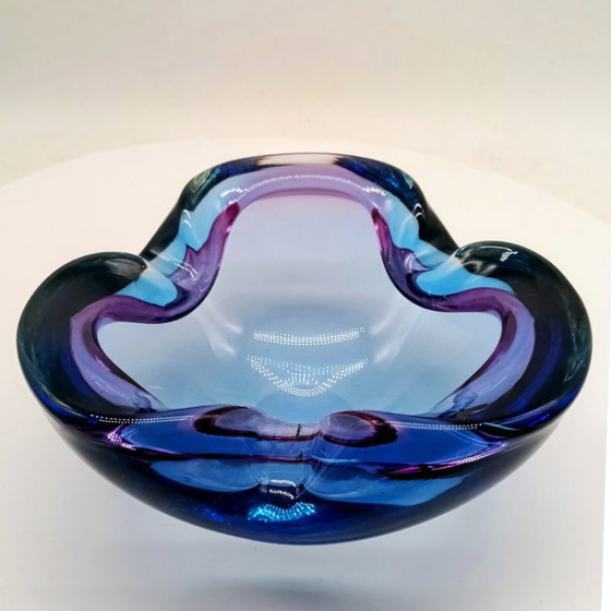 Image 1 of 1960s Big Ashtray or Catch-all in Murano Glass by Flavio Poli for Seguso. 16 cm. Made in Italy.