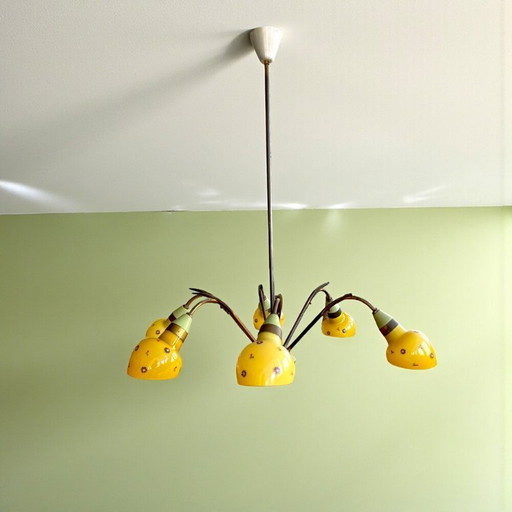 Lampadario Sputnik in ottone e vetro giallo di metà secolo con 6 luci, anni '40