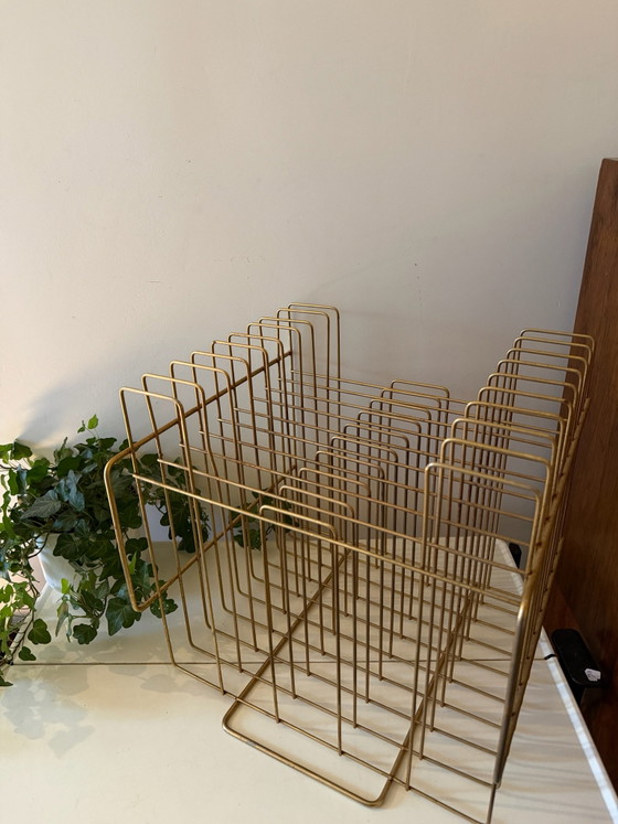 Portadischi vintage a forma di cubo Mid-Century, Oggetti decorativi, Metallo, Dorato (foto 2 di 6)