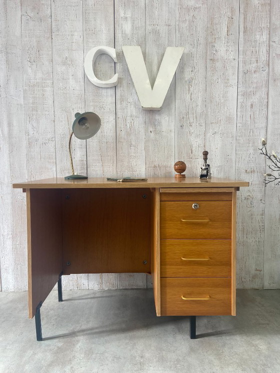 Image 1 of Modernist office