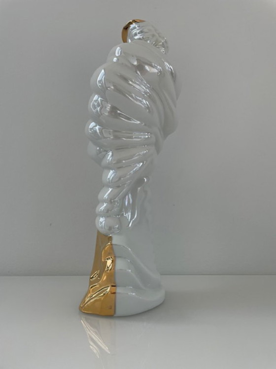 Image 1 of Statue vintage d'une dame au manteau de fourrure – Sanbo Ceramica Valencia (années 1980)