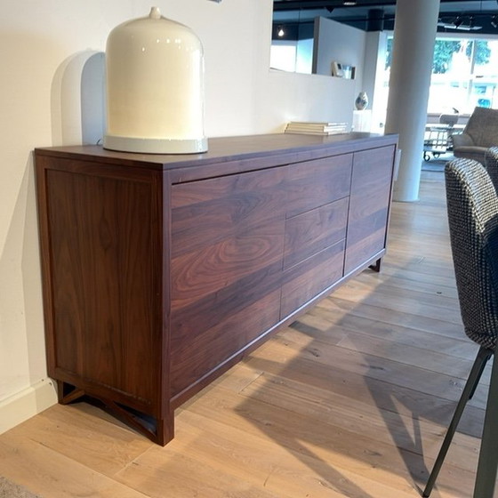 Image 1 of Lotus Venuz dressoir