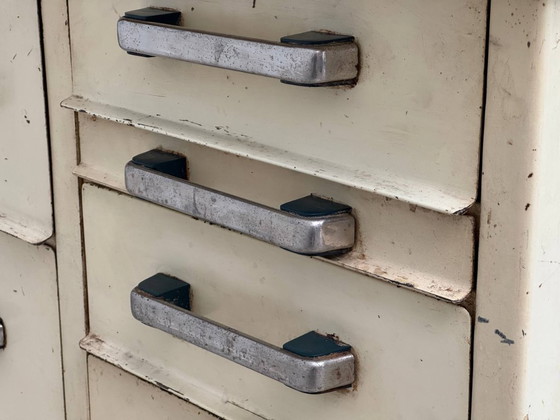 Image 1 of Industriële dressoir met roestvrijstalen blad, authentiek studio meubilair uit de jaren 50