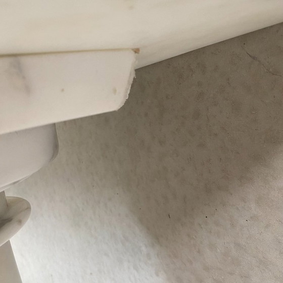 Image 1 of Consola auxiliar de mármol italiana de 1980