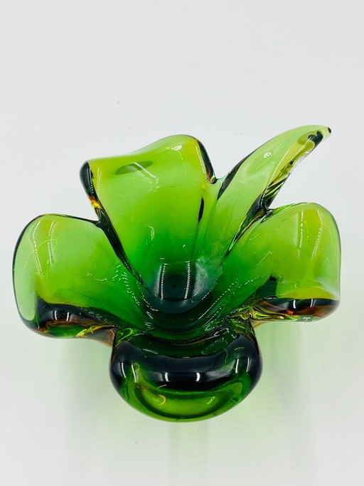 Coupe biomorphique en verre de Murano attribuée à Flavio Poli