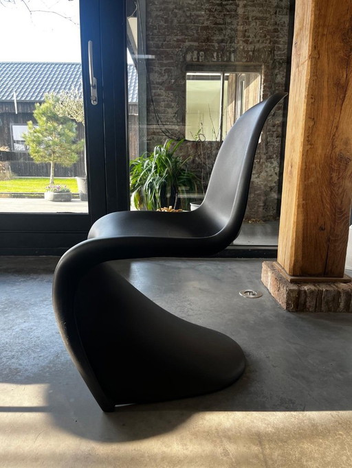 2x Silla Panton original negra (clásico del diseño de Verner Panton, producido por Vitra).