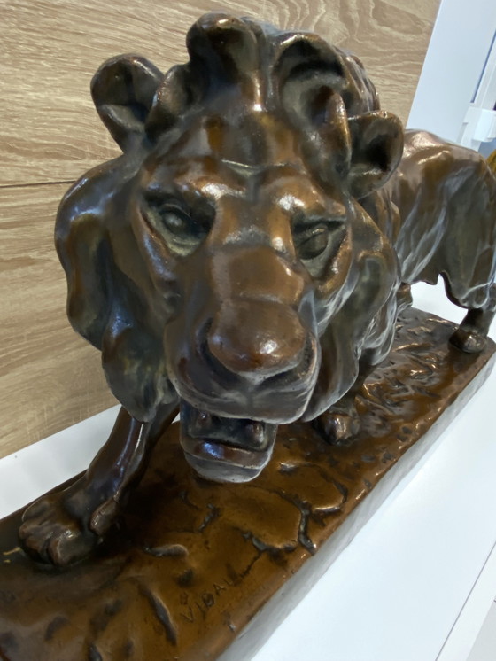 Image 1 of Grande statua antica di leone in bronzo massiccio di Louis Vidal (1831-1892)