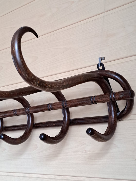 Image 1 of Porte-manteau en bois courbé
