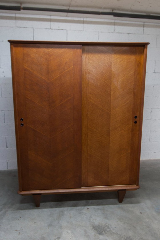 Image 1 of Jaren 30 kledingkast met schuifdeuren en een nieuw bovenblad