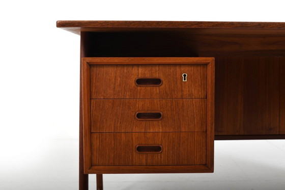 Image 1 of Svend Åge Madsen Kufenschreibtisch aus Teakholz 1960er Jahre