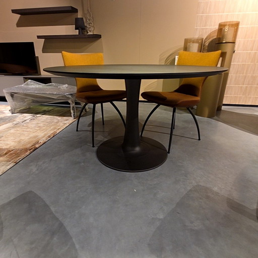 Leolux Columna dining table - Ø130
