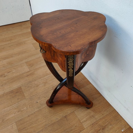 Image 1 of Mesa auxiliar antigua, mesita de noche, mesa de recibidor, estilo Biedermeier