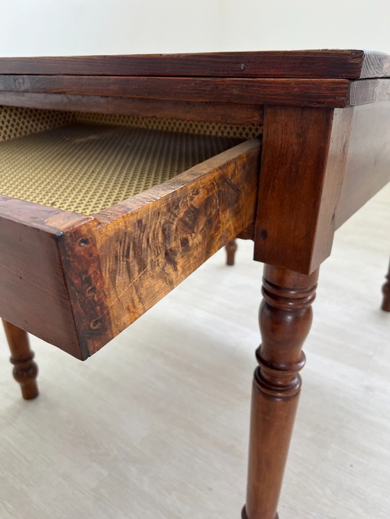 Image 1 of Table pliante extensible, XIXe siècle