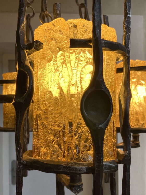 Image 1 of Imponente lampadario in stile brutalista, ispirato a Marcello Fantoni, risalente agli anni '60.