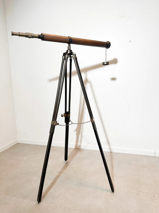 Telescopio de madera – beeldhouwkunst