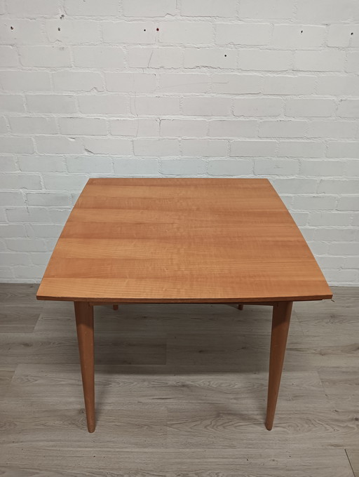 Extendable table