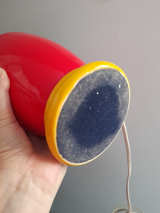 Image 1 of Paar rode en gele postmoderne Memphis-lampen uit de jaren 80