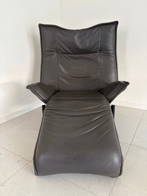 Cassina design chaise longue in leather