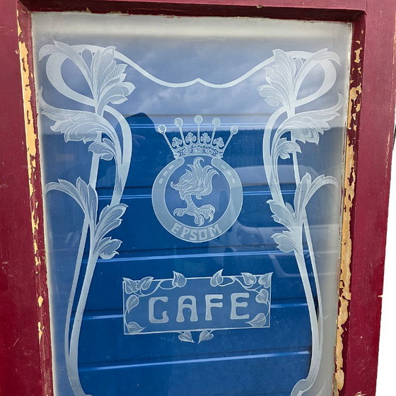 Image 1 of Plato de cristal antiguo francés de estilo Art Nouveau procedente de un café de principios del siglo XX.