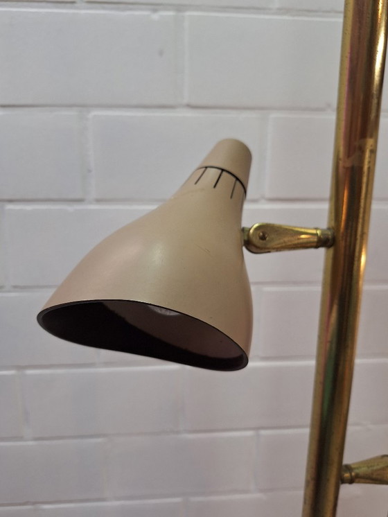 Image 1 of Lampadaire Lightolier de Gerald Thurston, style milieu du XXe siècle.