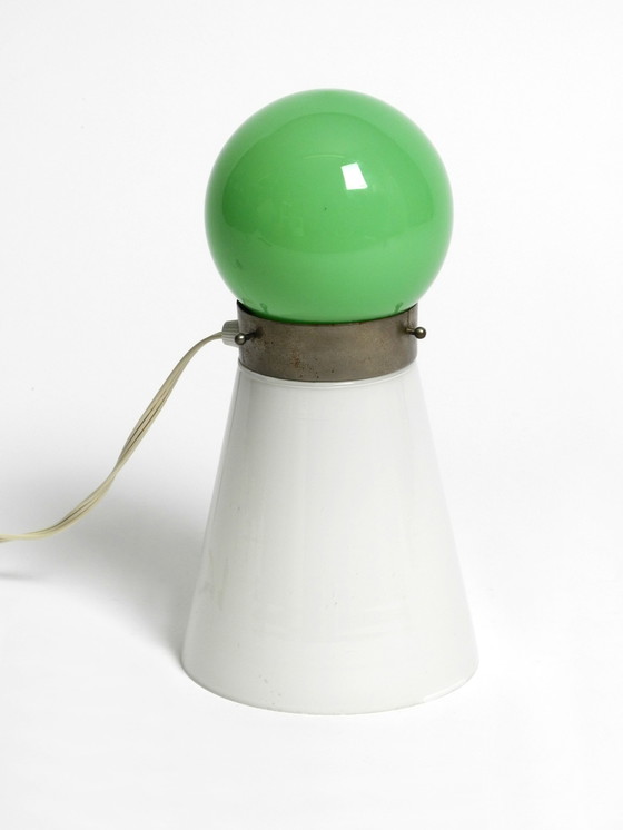 Image 1 of Magnifique lampe de table italienne originale des années 1960 en verre de Murano vert et blanc