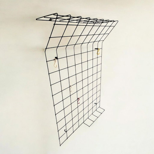Mid Century String-Garderobe von Karl Fichtel – Drahtwerke Erlau AG Aalen – freischwebende Wandgarderobe – ca. 1950er Jahre