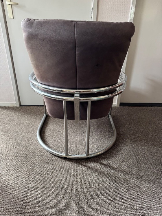 Image 1 of Sillón de diseño con propiedades de asiento muy cómodas.