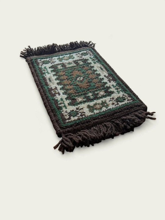 Zeldzame Vintage Tafelloper in Oosterse/Etnische Stijl – 24 x 40 cm – Bruin, beige & groen – Tafelaccessoires (photo 2 of 5)