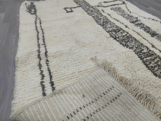 Azilal-Teppich aus reiner Wolle, handgefertigt nach traditioneller Handwerkskunst, Größe 2/3 m – Ahrend (photo 5 of 7)
