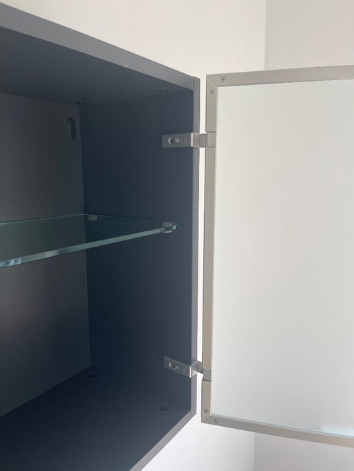 Wandschrank Polyiform Modell Sintesi mit 3 Glastüren