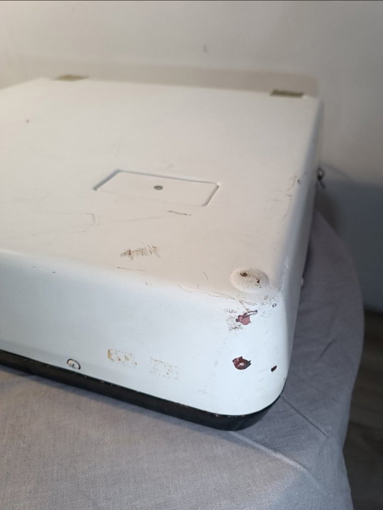 Image 1 of Twemco Auto-20 kalenderklok met design uit de jaren 70