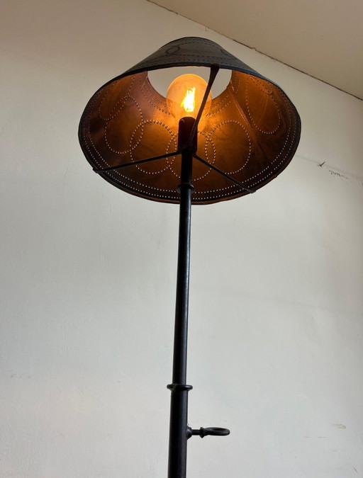 Elegante Staande Lamp - Oficina de Agosto