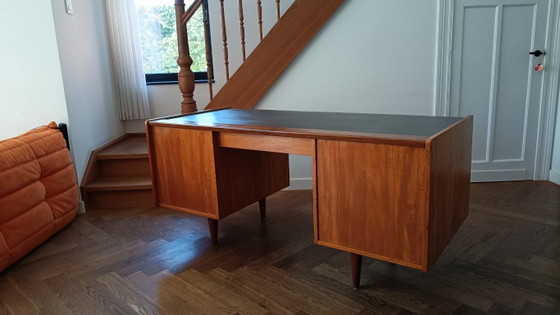 Prachtig VINTAGE bureau – Wood (photo 5 of 8)