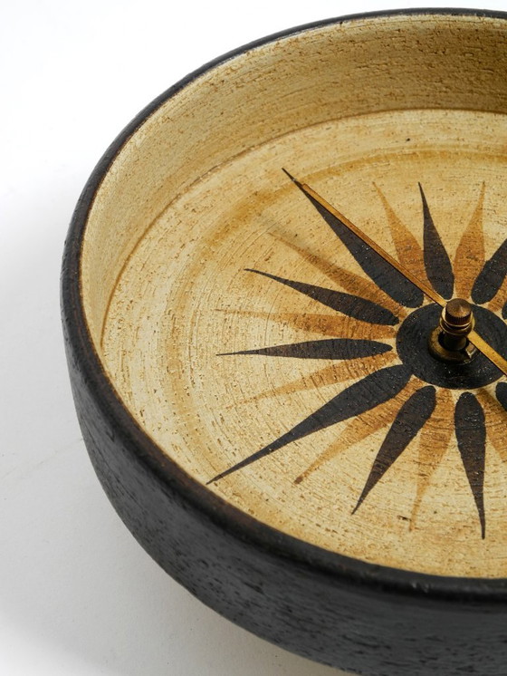 Image 1 of Precioso reloj de pared redondo de cerámica de los años 70 hecho a mano