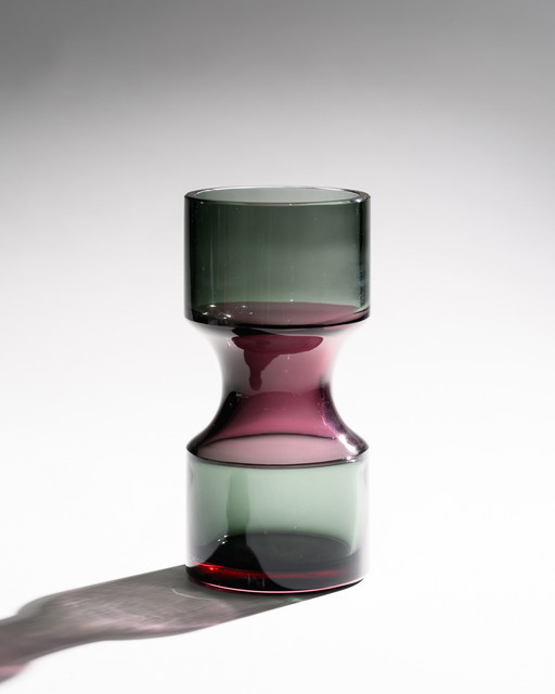 Jarrón de cristal de diseño escultórico Tapio Wirkkala Rosenthal, modelo 2515, raro y firmado.