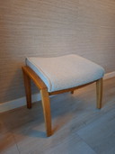 2x Farstrup beige Fußhocker