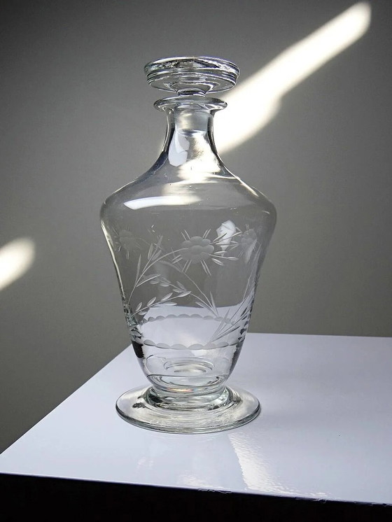 Small antique decanter in engraved Bohemian crystal, early 20th century. – Glass & Decanter, Glass, Vintage (photo 4 of 14)
