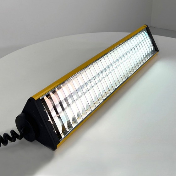 Image 1 of Gele hoek / driehoek neon, jaren 80