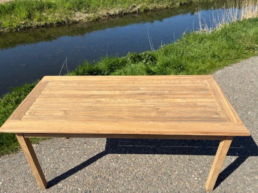 Table de jardin Gloster en teck de haute qualité et robuste - comme neuve -
