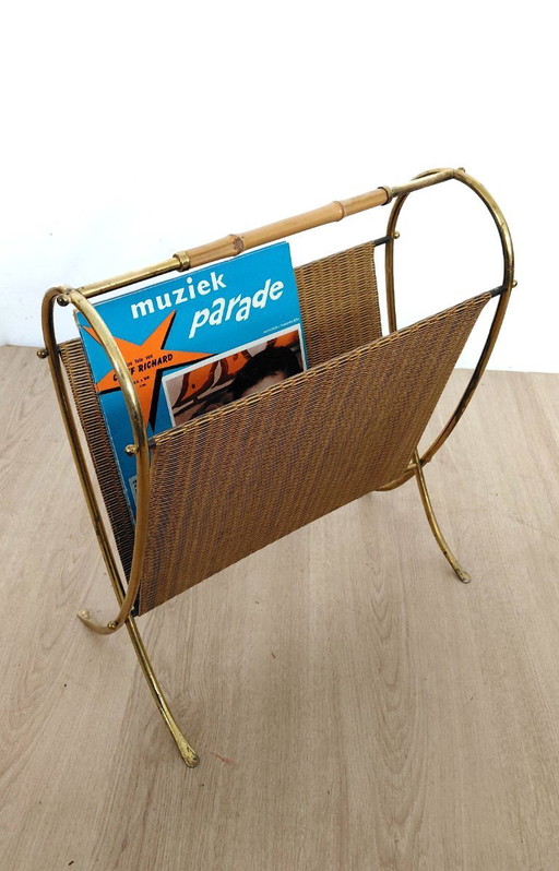 Stylish fifties magazine stand