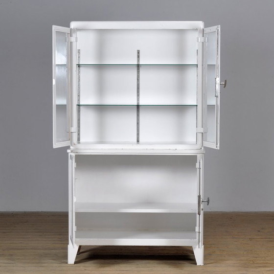 Image 1 of Armadietto medico in ferro, anni '30