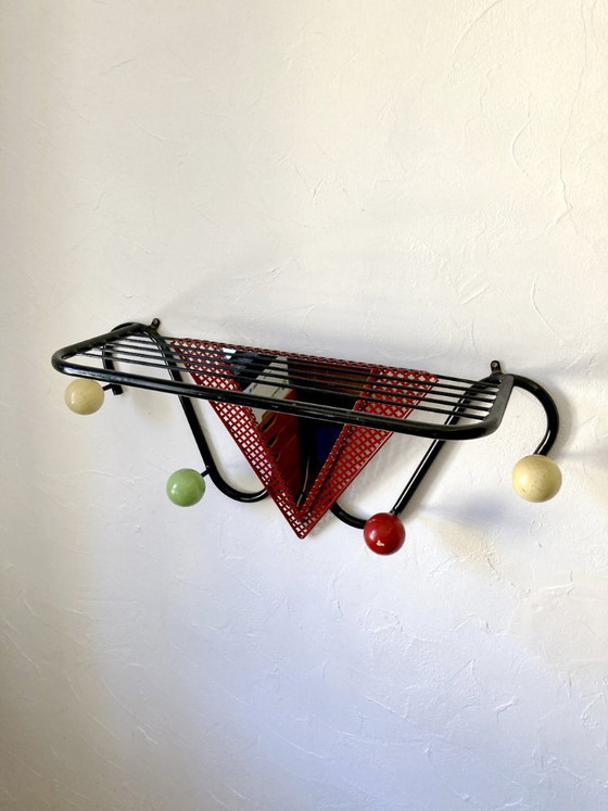 Image 1 of Wandkapstok, jaren 1950, toegeschreven aan Mathieu Matégot