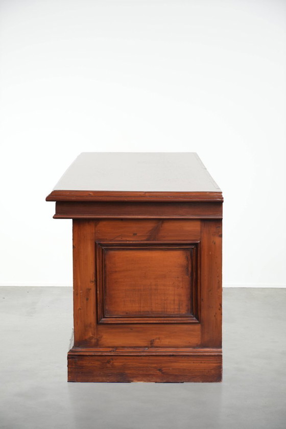 Image 1 of Large antique English shop counter/fabric counter from the 19th century with a luxurious appearance and brass rulers in the top.
