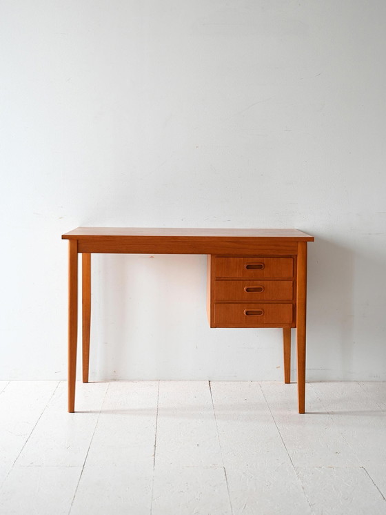 Image 1 of Bureau scandinave en teck avec trois tiroirs, années 1950/60