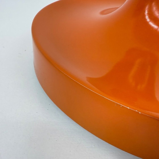 Image 1 of Mid-century design honsel oranje space age schijflamp , jaren 1970 toegeschreven aan Charlotte Perriand voor les arcs