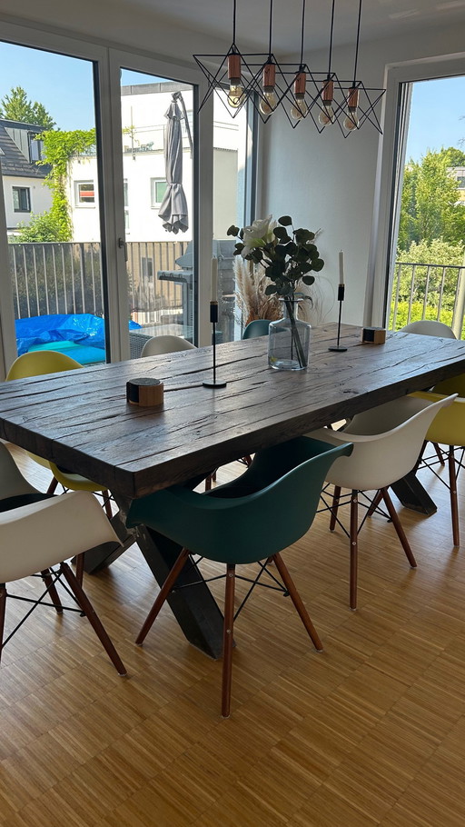 Table de salle à manger design en bois massif de Holzwerk Hamburg, 8 chaises incluses
