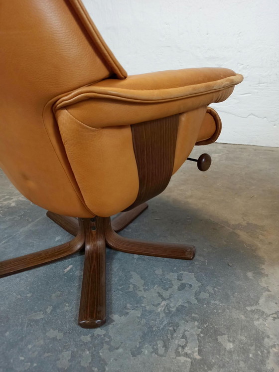 Hjellegjerde Møbel cognac leather recliner armchair and footstool – Wood (photo 6 of 15)