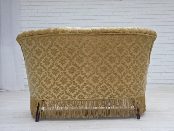 Image 1 of Sofá danés de dos plazas de los años 50, terciopelo verde/Honing Furniture