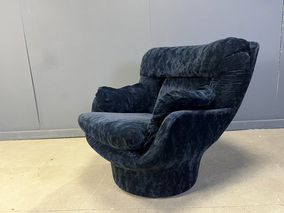 Image 1 of Poltrona in velluto blu 'Karate' di Michel Cadestin, Francia anni '70